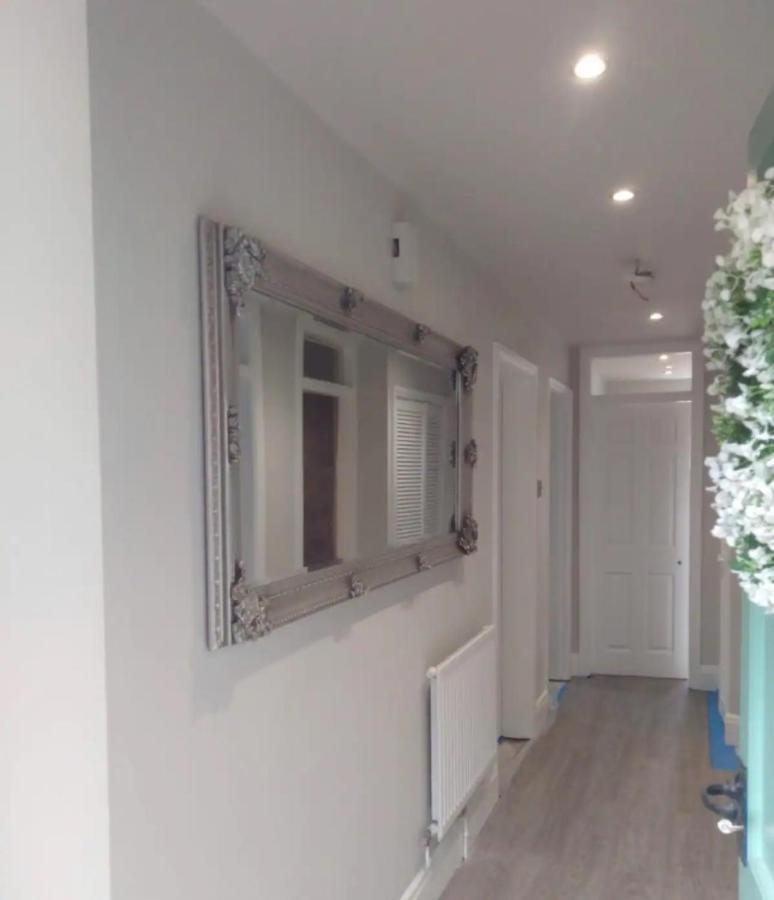 Chester City Apartments - With Free Parking Экстерьер фото