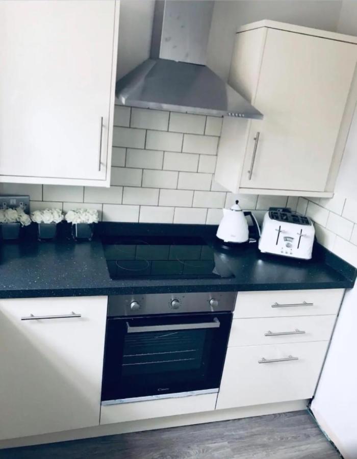 Chester City Apartments - With Free Parking Экстерьер фото