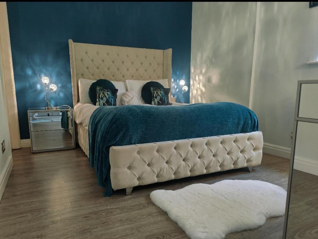 Chester City Apartments - With Free Parking Экстерьер фото